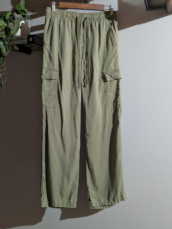 Social Standard By Sanctuary Pants - Social Standard By Sanctuary Green Flowy Cargo Pants - Small